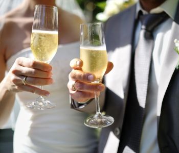 Organiser ou participer à un évènement, dans une salle réservée à cet effet ou dans un restaurant